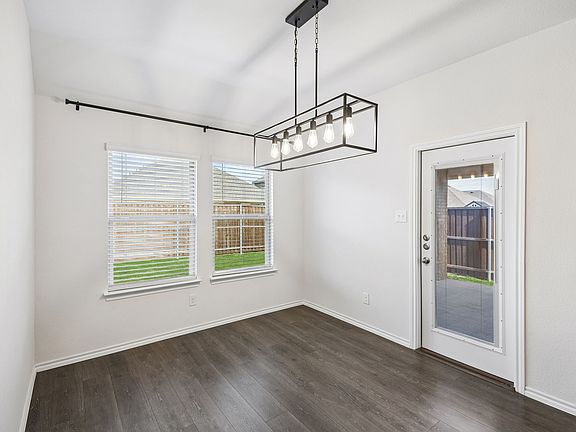 5th image of 3225 Stanley Ln