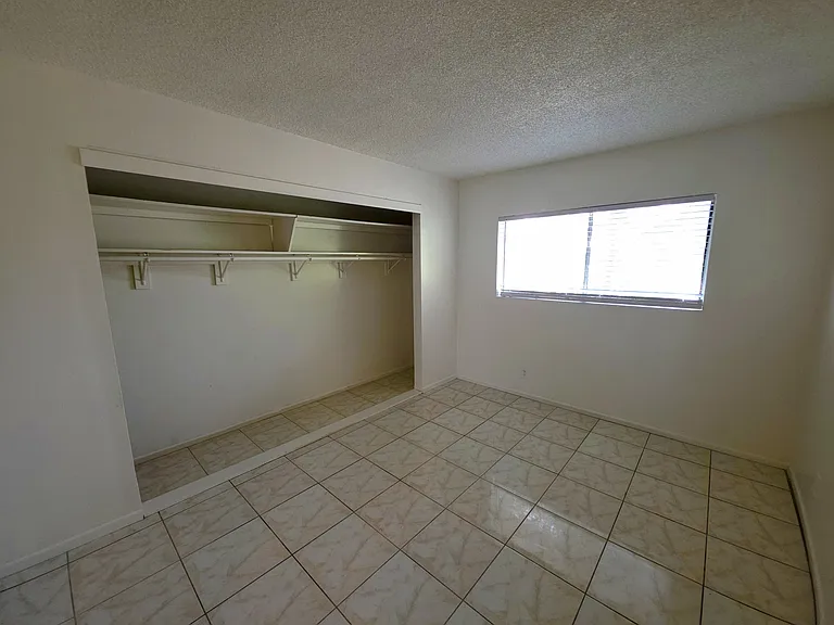 227 E 25th St #6 — Photo 9