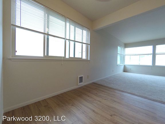4th image of 3200 NE 140th St APT 13