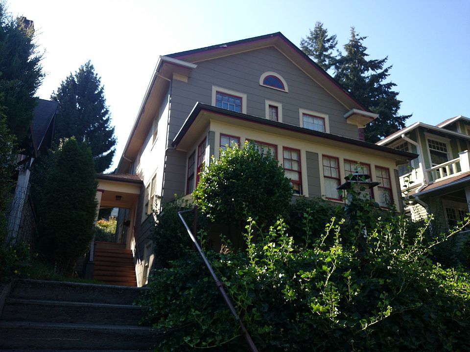 2nd image of 5233 19th Ave NE