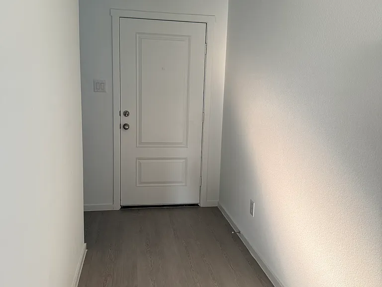 6410 Glade St — Photo 12