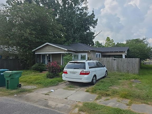 2nd image of 403 E Center St