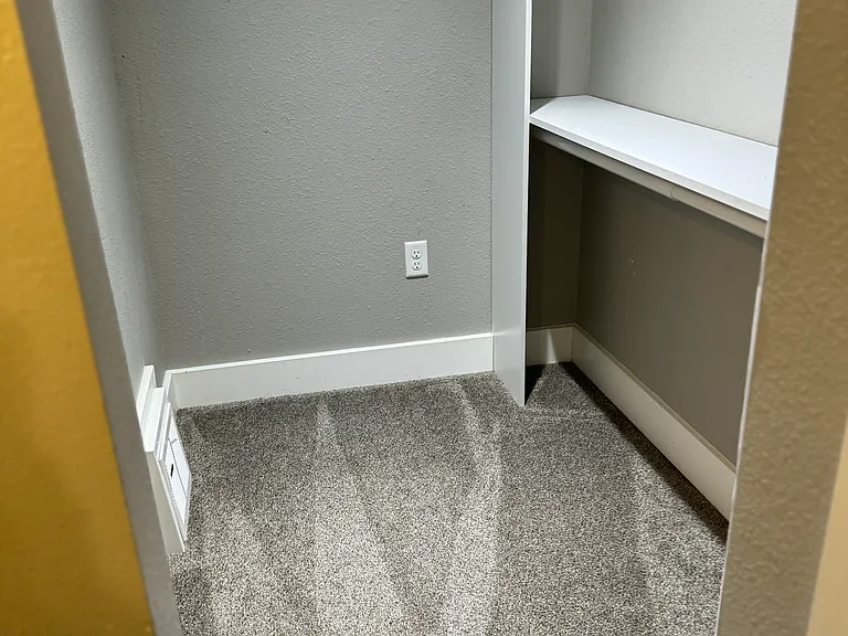 1025 Exchange St — Photo 9