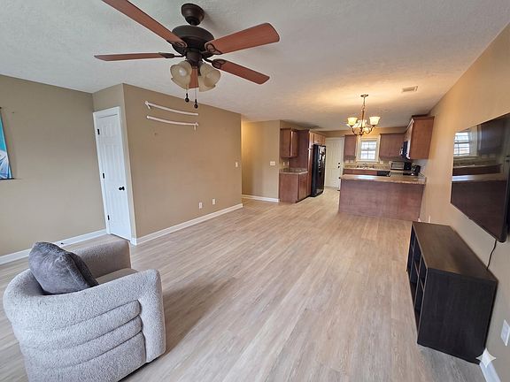 4th image of 6102 Village West Ln