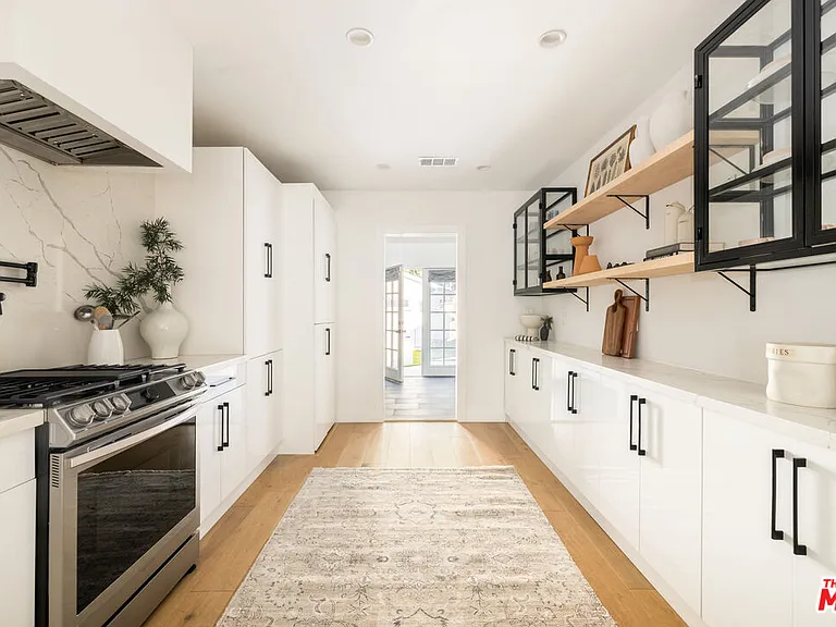 122 N Wilton Pl — Photo 12