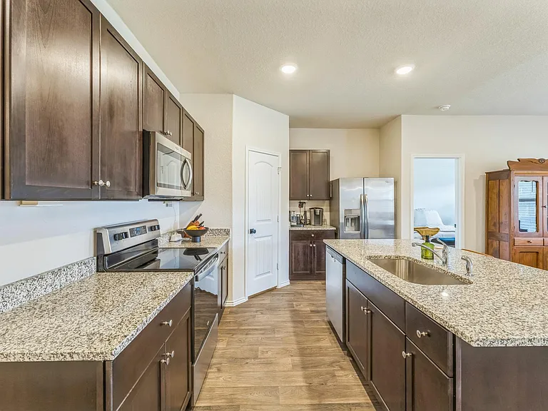 821 Bahia Pl — Photo 10