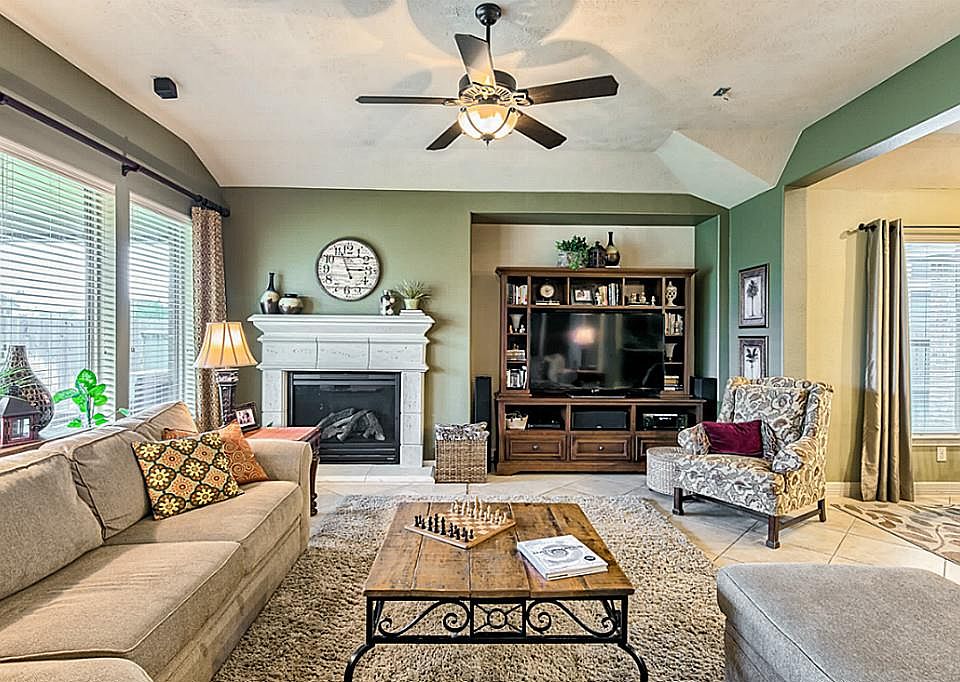1st image of 27415 Villa Mountain Ct