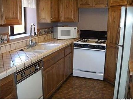 5th image of 909 Wendy Ave
