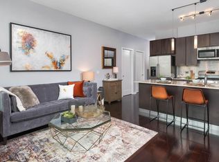 400 W Huron St #10, Chicago, IL 60654