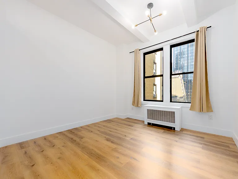 161 W 54th St #301B — Photo 9