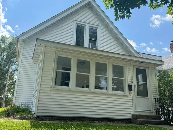 1121 S 7th St, Burlington, IA 52601