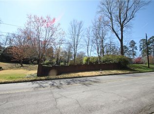 2 Laurel Ln, Gainesville, GA 30501