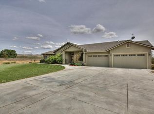 541 Churchill Rd, Hollister, CA 95023