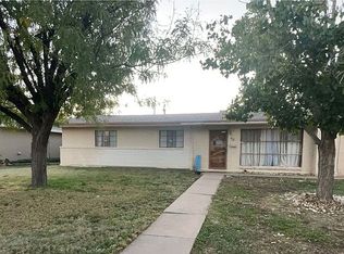 52 Ridgecrest Dr, Roswell, NM 88203