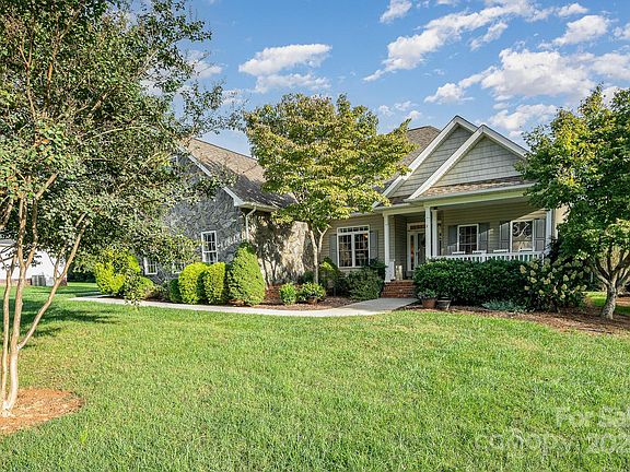 2nd image of 183 Donsdale Dr