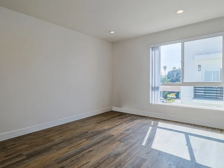 5934 Lemp Ave — Photo 24