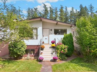 5884 Ormidale St, Vancouver, BC V5R 4R3