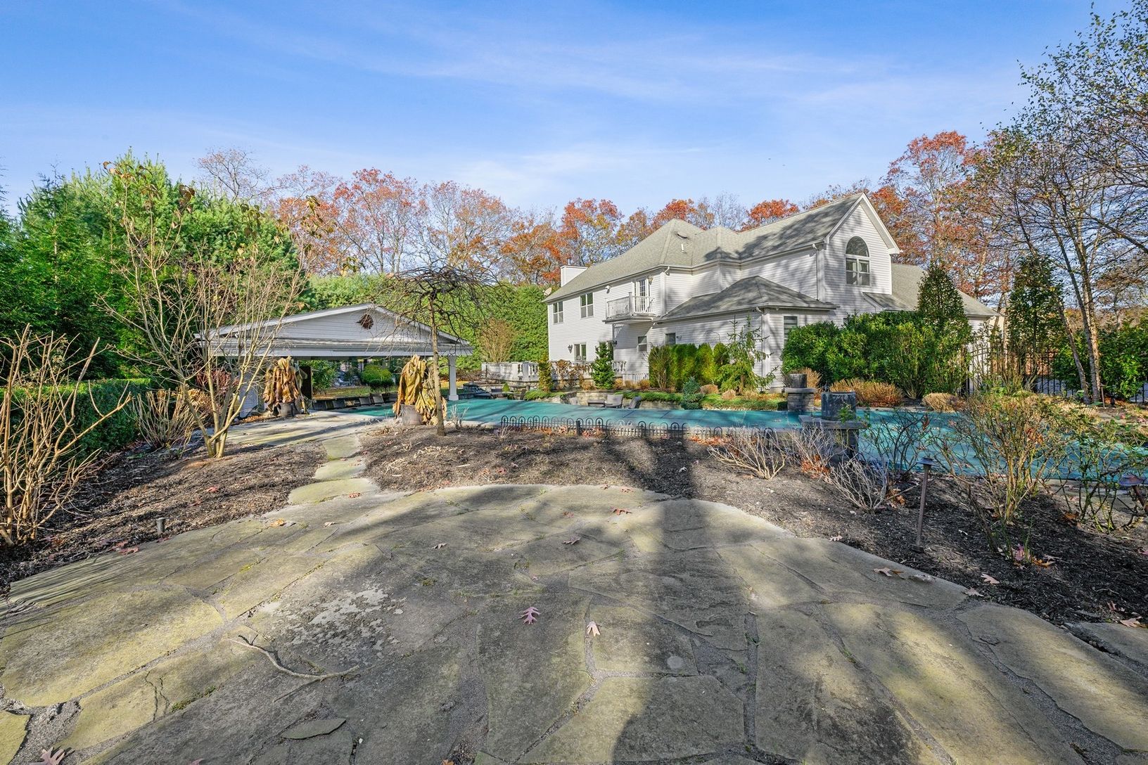  Heated Custom Gunite Pool With Water Fountain, Sun Deck, Swim Up Bar & Cabana 
