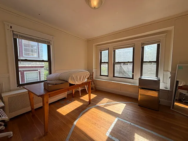5 bed, 9999 sqft, $10,500 — Photo 4