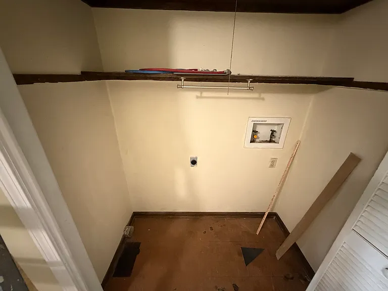 Main Floor Laundry Hookups