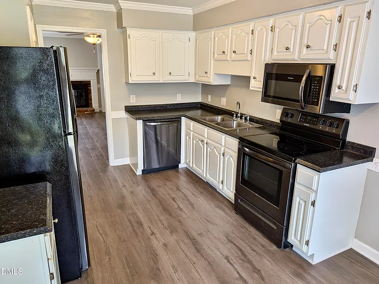 2849 Bedfordshire Ct — Photo 3