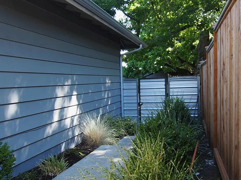 7427 NE 6th Ave — Photo 17