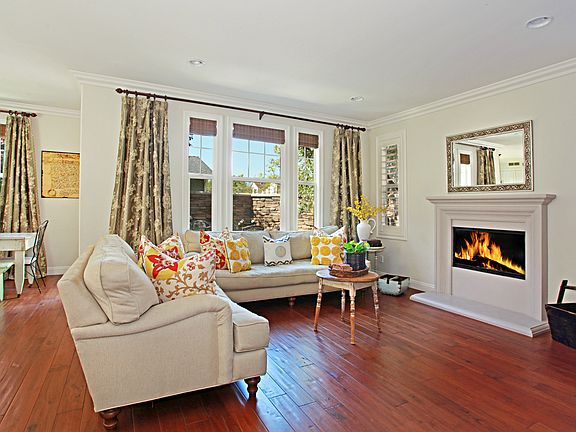 Huge Family Room w/Fireplace