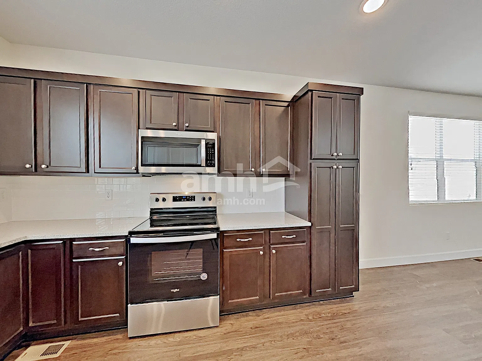 3 bed, 2.5 bath, 2019 sqft, $2,810 — Photo 4