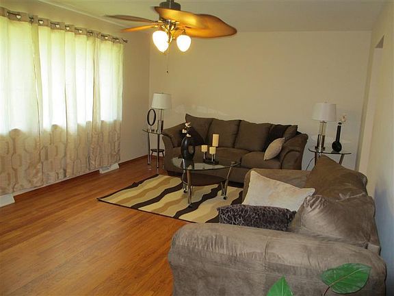3rd image of 7827 Gayle Dr