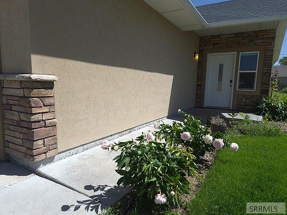 2nd image of 2103 Fort Hall Ave