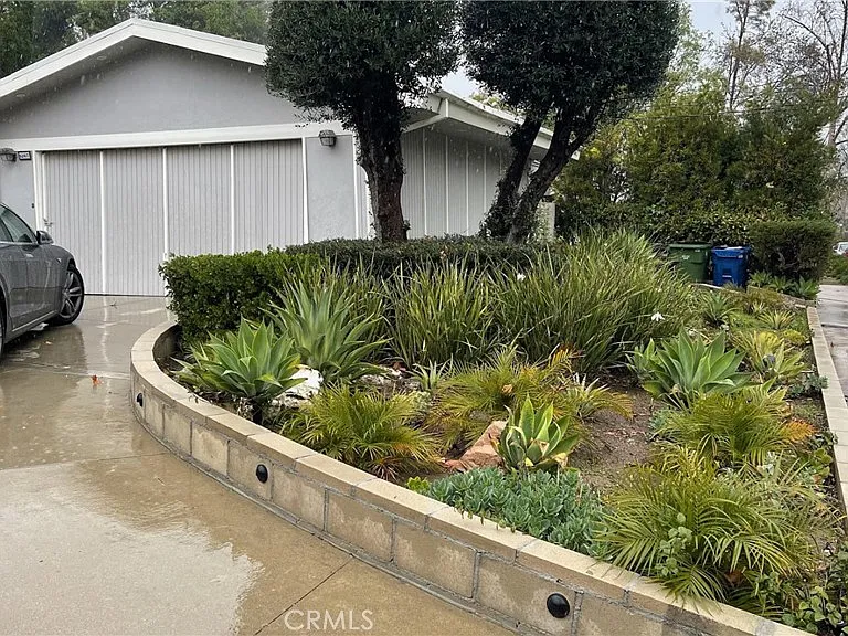 5357 Ellenvale Ave — Photo 2