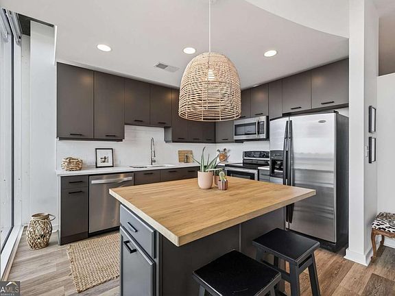 3rd image of 3300 Windy Ridge Pkwy SE Unit 1019