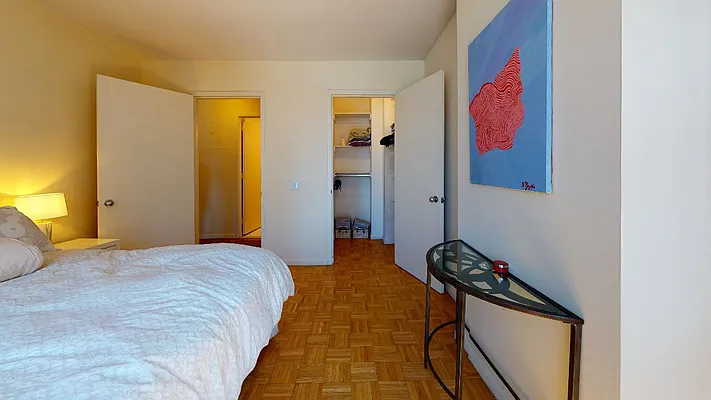 Rented by Bond New York | media 26