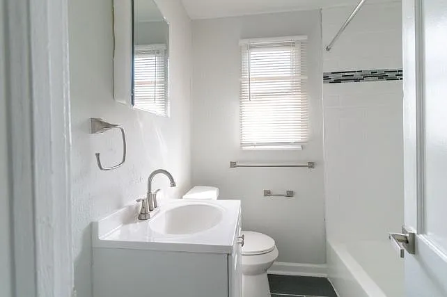 123 Yorke St #B12 — Photo 4