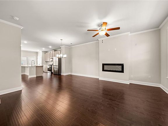 3rd image of 2695 La Rive Dr