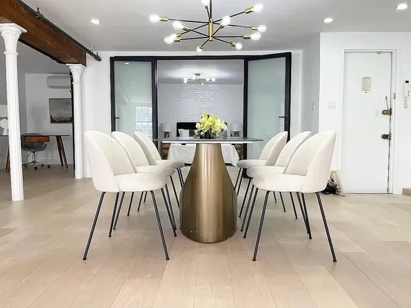 25 Peck Slip APT 3, New York, NY 10038