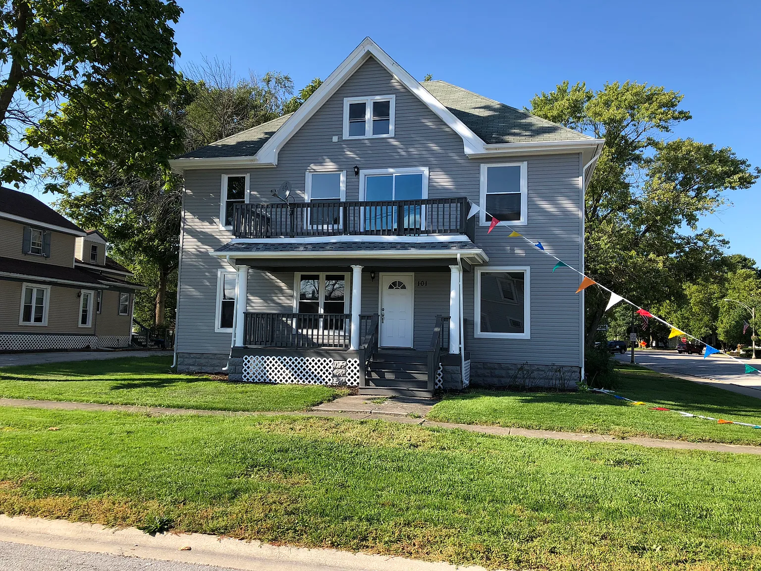 101 W North St photo 1