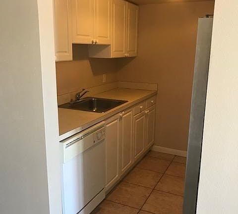 3rd image of 321 Oak Rose Ln APT 204