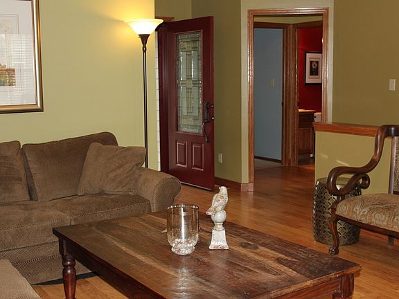 5th image of 1310 E Glenview Dr