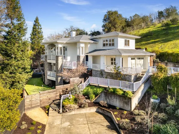 384 Arabian Way, Healdsburg, CA 95448