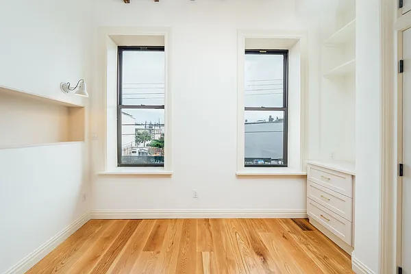 Rented by Nooklyn NYC LLC | media 27