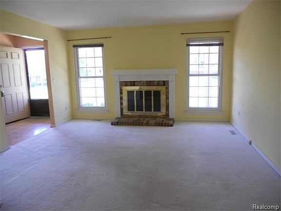 4th image of 42193 Pellston Dr #281