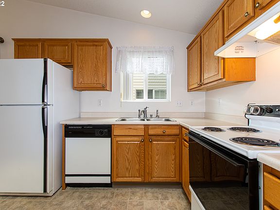 5th image of 4400 NE 72nd Pl