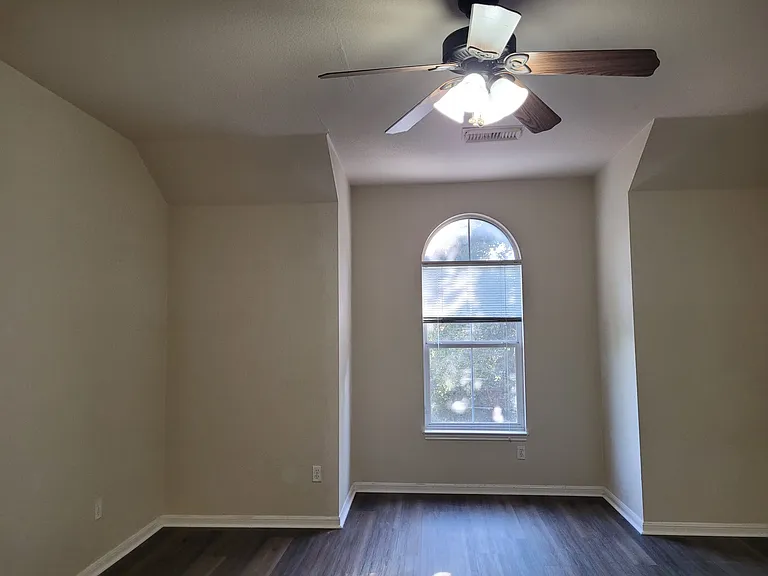 3733 Eagles Nest St — Photo 18