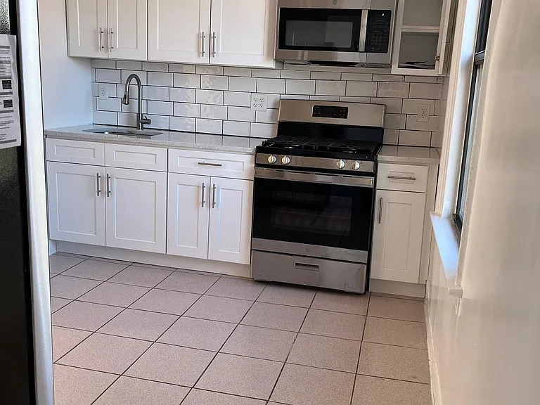 72 Cedar St #2 — Photo 2