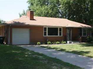 1736 Berry Rd, Independence, MO 64057