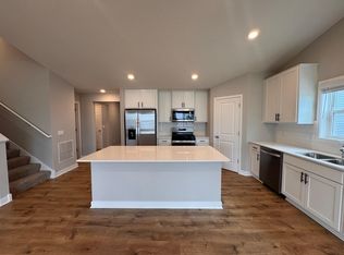 9829 89th St S, Cottage Grove, MN 55016