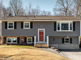 12 Westgate Rd, Derry, NH 03038