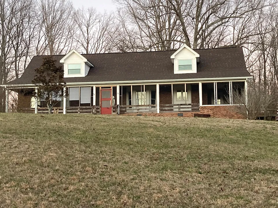 315 Mariposa Ln