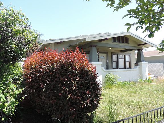 2nd image of 2945 Bancroft St